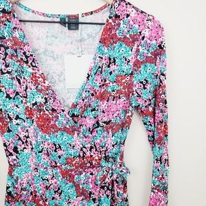 Paraphrase 》Faux Wrap Floral Midi Dress